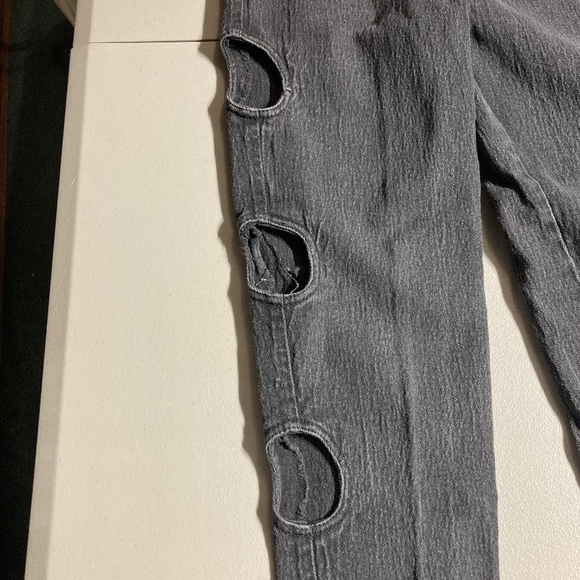 Vintage BeBop Grey Denim Circle Cut-out Jeans Women's Size 9/10 Straight Leg EUC - Picture 3 of 6